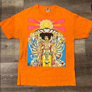 Orange Jimmy Hendrix band album cover Graphic T-Shirt.
SZ.L.